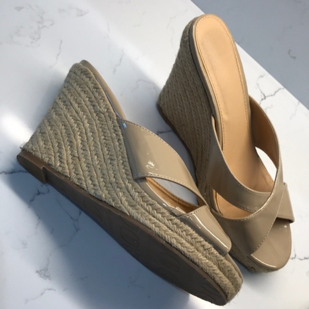 Kelsi Dagger nude wedges with rope detail Size 8.5